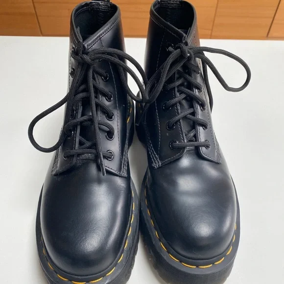 Dr. Martens Shoes Dr Martens 1 Quad Smooth Platforms Size 7uk5